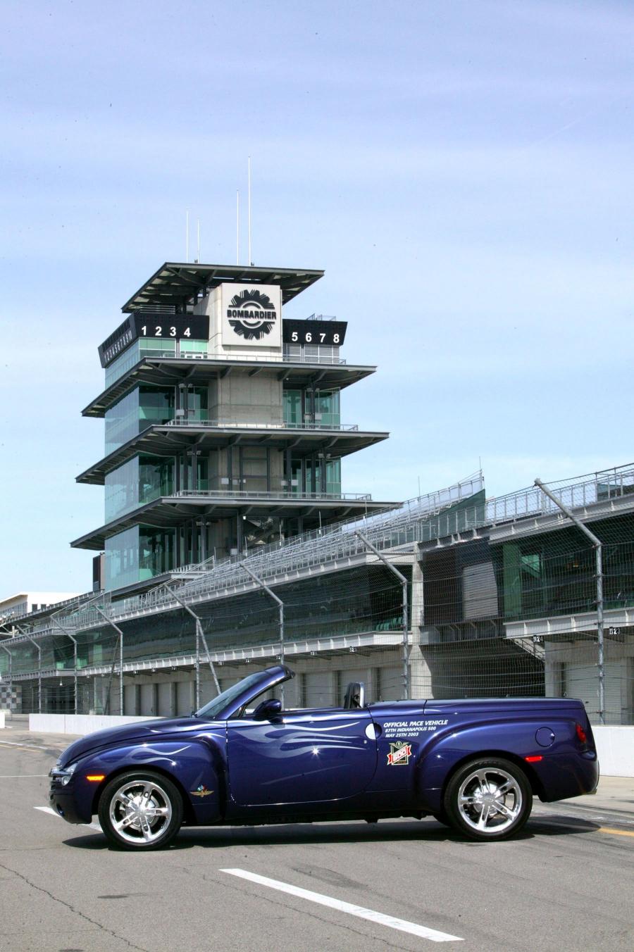  Chevrolet SS R Indianapolis Pace Car 2003 года  (фото 8 из 35)